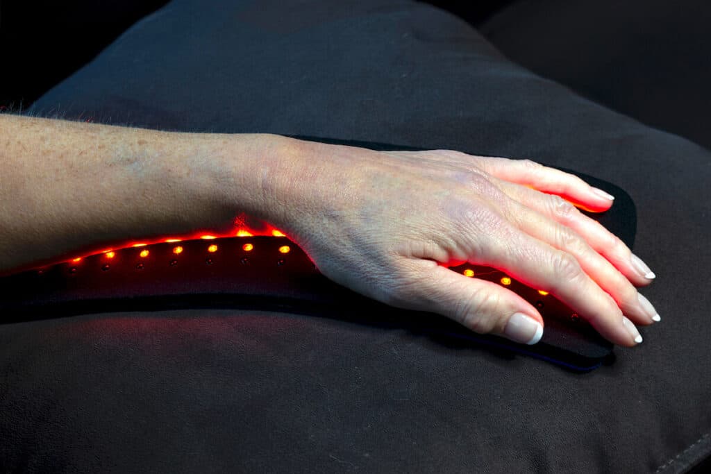 The Science Behind Red Light Therapy: A Non-Invasive Solution for Carpal Tunnel Relief